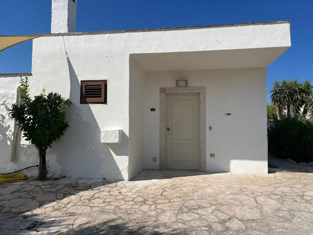 Casa Giuliveto - Charmantes Ferienhaus Mit Privatpool In Olivenhain Ostuni Exterior foto