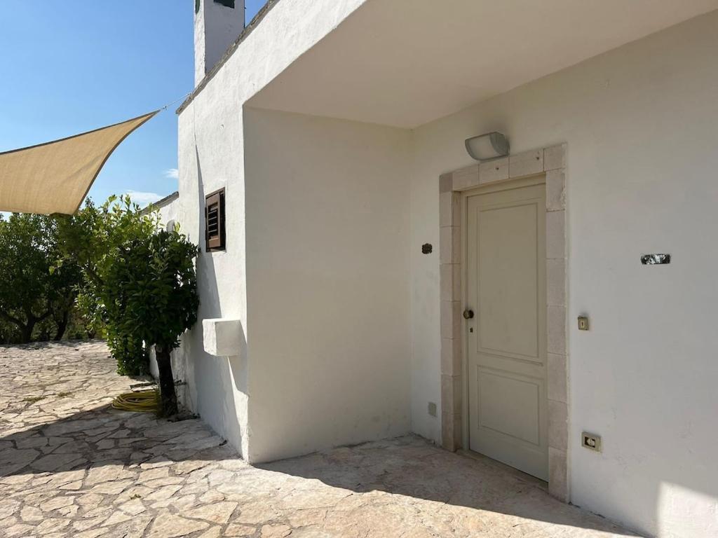 Casa Giuliveto - Charmantes Ferienhaus Mit Privatpool In Olivenhain Ostuni Exterior foto