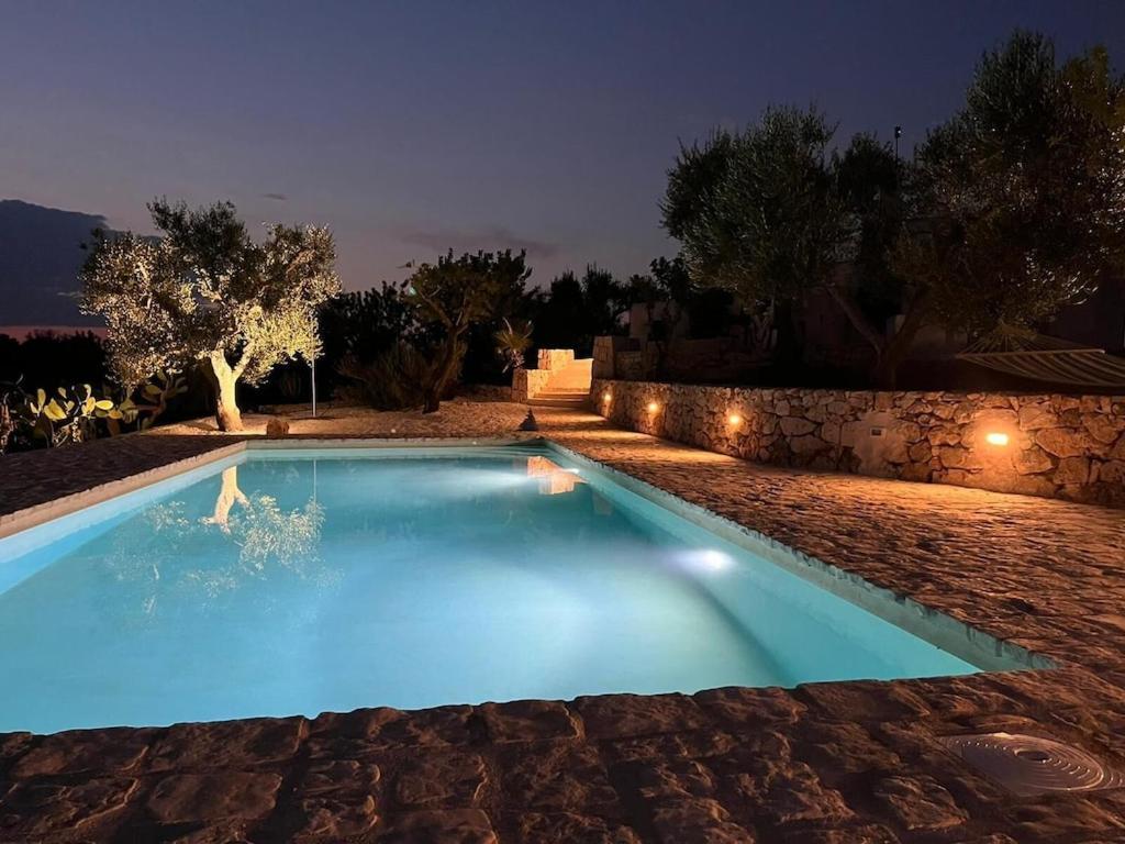 Casa Giuliveto - Charmantes Ferienhaus Mit Privatpool In Olivenhain Ostuni Exterior foto
