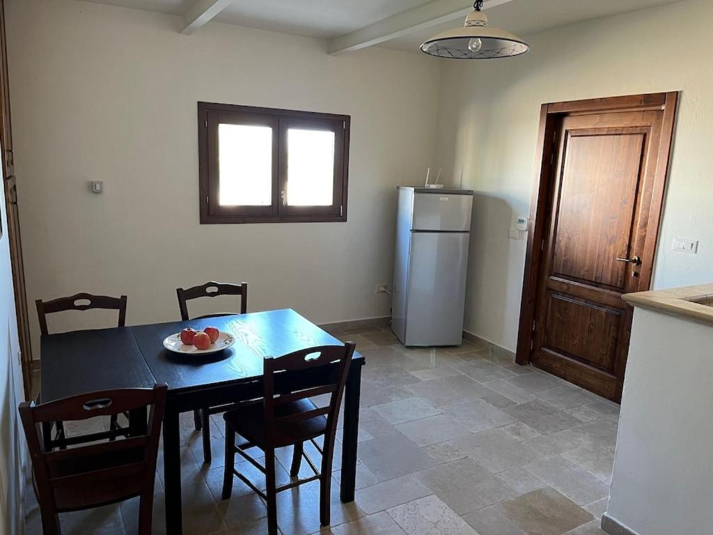 Casa Giuliveto - Charmantes Ferienhaus Mit Privatpool In Olivenhain Ostuni Exterior foto