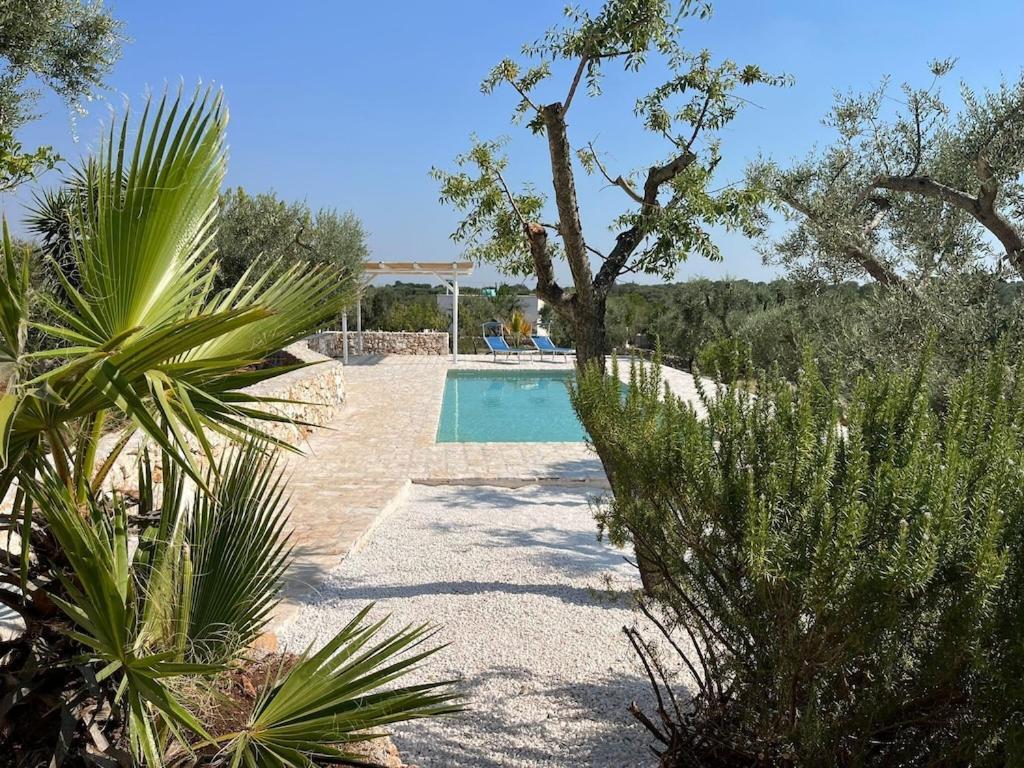 Casa Giuliveto - Charmantes Ferienhaus Mit Privatpool In Olivenhain Ostuni Exterior foto