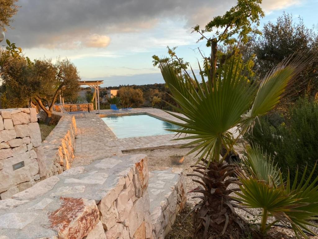 Casa Giuliveto - Charmantes Ferienhaus Mit Privatpool In Olivenhain Ostuni Exterior foto